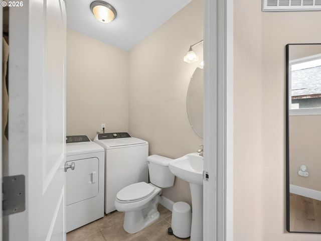 9128 N HUDSON St, Portland, OR 97203