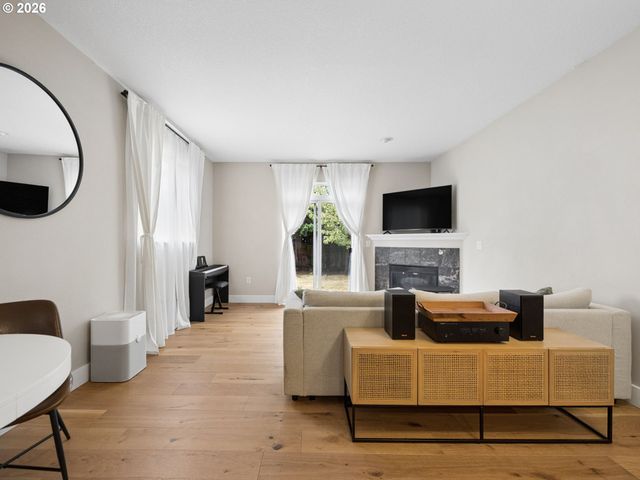 9128 N HUDSON St, Portland, OR 97203