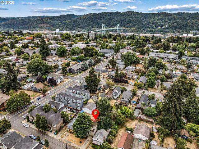9128 N HUDSON St, Portland, OR 97203