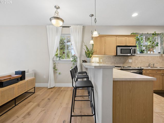 9128 N HUDSON St, Portland, OR 97203