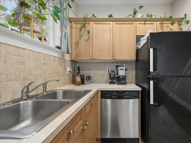 9128 N HUDSON St, Portland, OR 97203