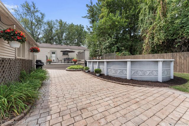 31540 Hennepin Street, Garden City, MI 48135