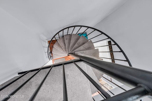 37 Queens Way, Englishtown, NJ 07726