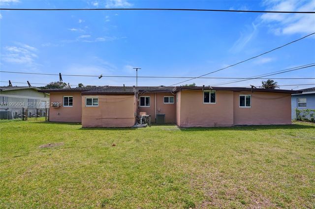 3811 NW 174th St, Miami Gardens, FL 33055