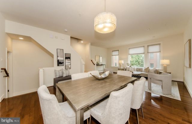 2953 STELLA BLUE LN, Fairfax, VA 22031
