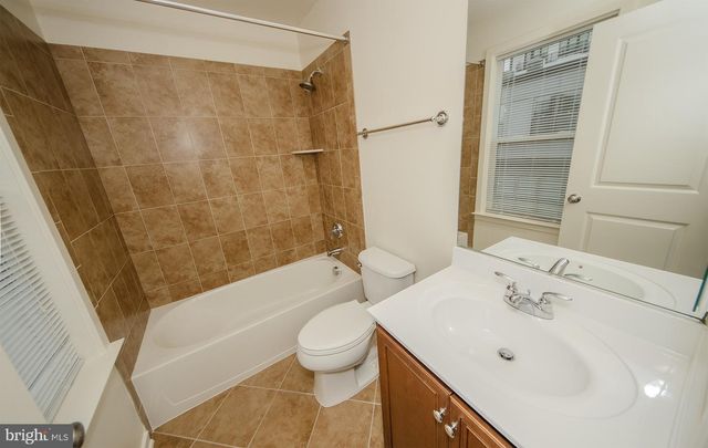 2953 STELLA BLUE LN, Fairfax, VA 22031