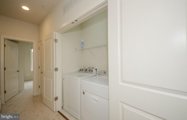 2953 STELLA BLUE LN, Fairfax, VA 22031