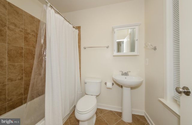 2953 STELLA BLUE LN, Fairfax, VA 22031