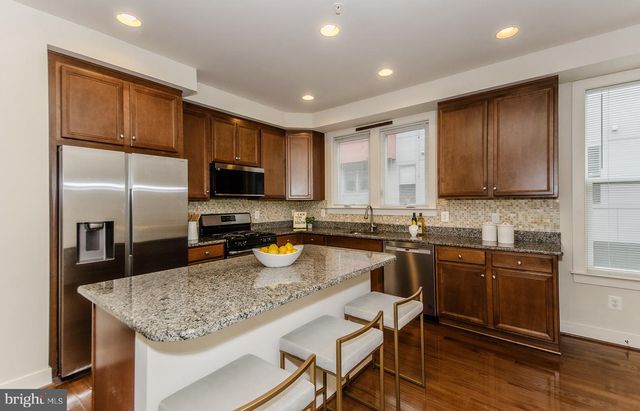 2953 STELLA BLUE LN, Fairfax, VA 22031