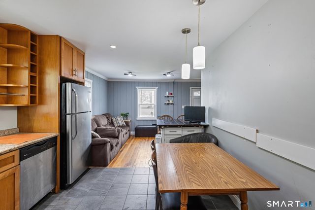 17 Elijah Street, Norwich, CT 06360