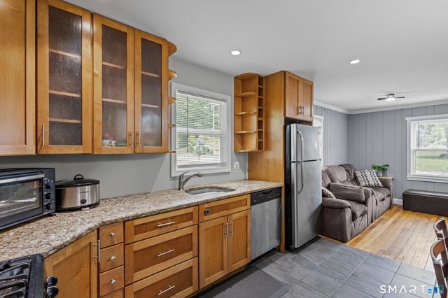 17 Elijah Street, Norwich, CT 06360