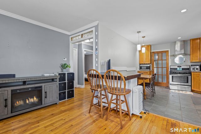 17 Elijah Street, Norwich, CT 06360