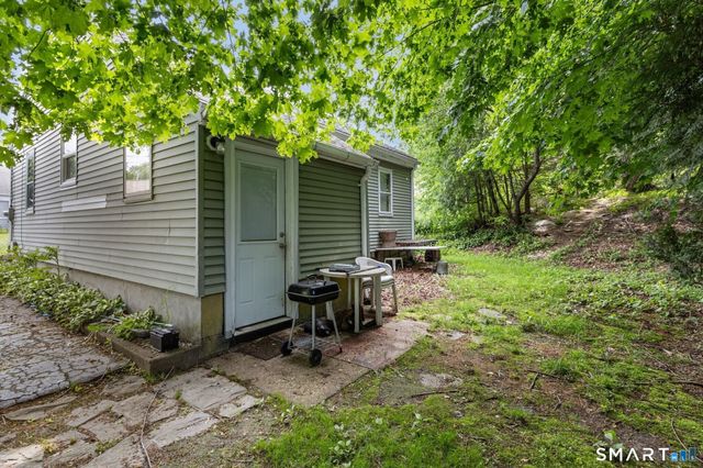 17 Elijah Street, Norwich, CT 06360