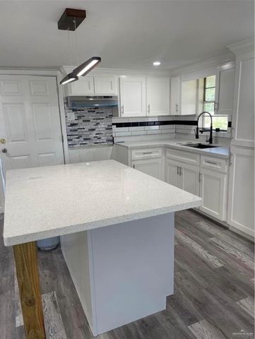 8515 Las Comadres Street, Mission, TX 78574