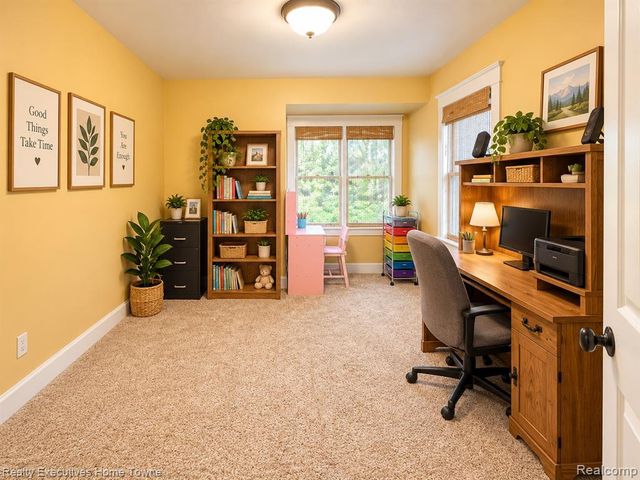 27161 Ponchartrain Street, Harrison Twp, MI 48045