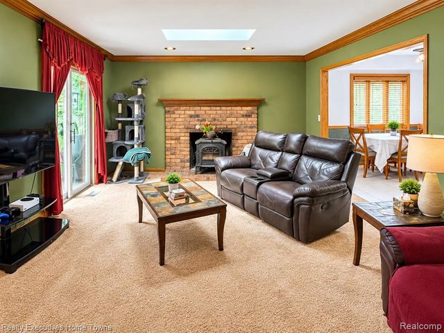 27161 Ponchartrain Street, Harrison Twp, MI 48045