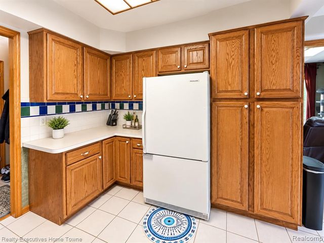 27161 Ponchartrain Street, Harrison Twp, MI 48045