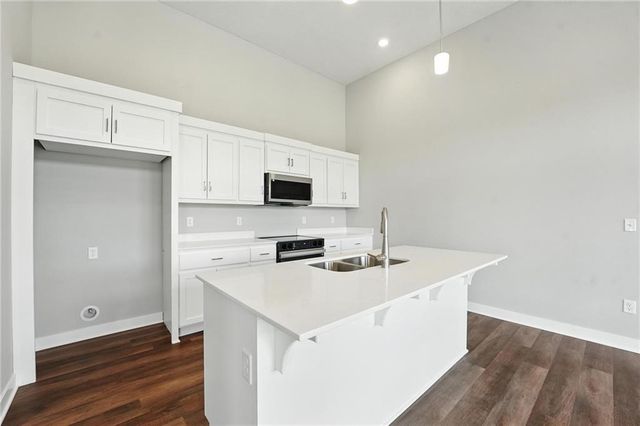 19714 W 195th Place, Spring Hill, KS 66083