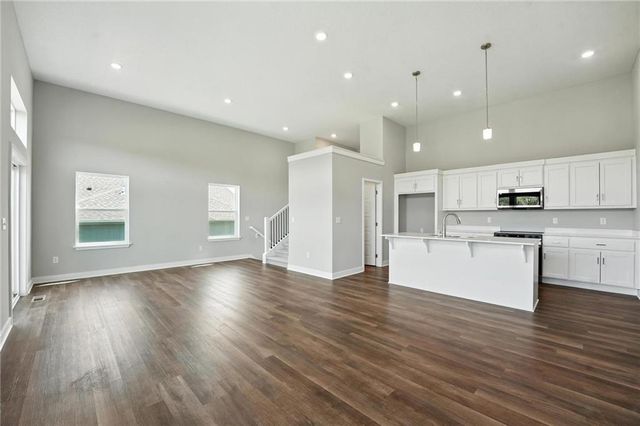 19714 W 195th Place, Spring Hill, KS 66083