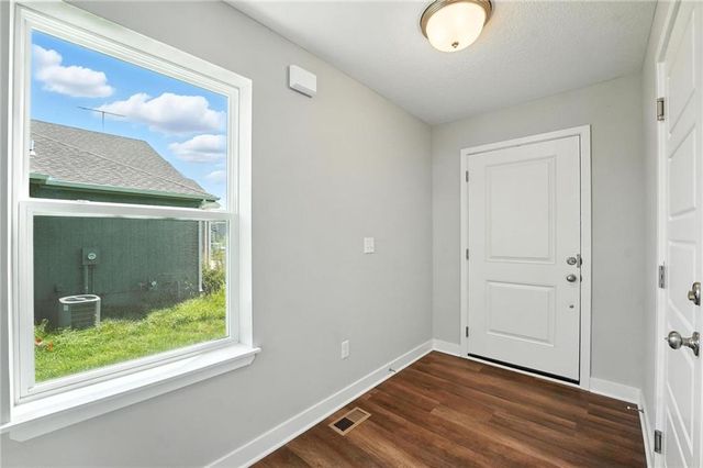 19714 W 195th Place, Spring Hill, KS 66083