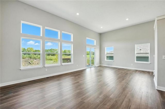 19714 W 195th Place, Spring Hill, KS 66083