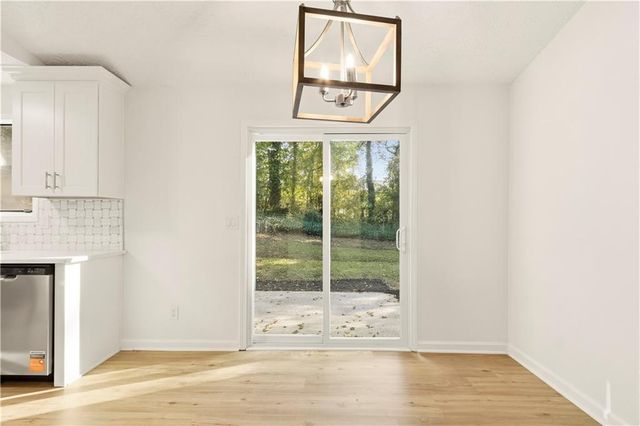 134 Apple Valley Drive, Woodstock, GA 30188