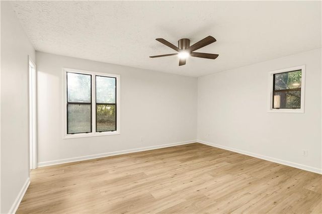 134 Apple Valley Drive, Woodstock, GA 30188