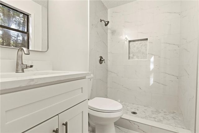 134 Apple Valley Drive, Woodstock, GA 30188