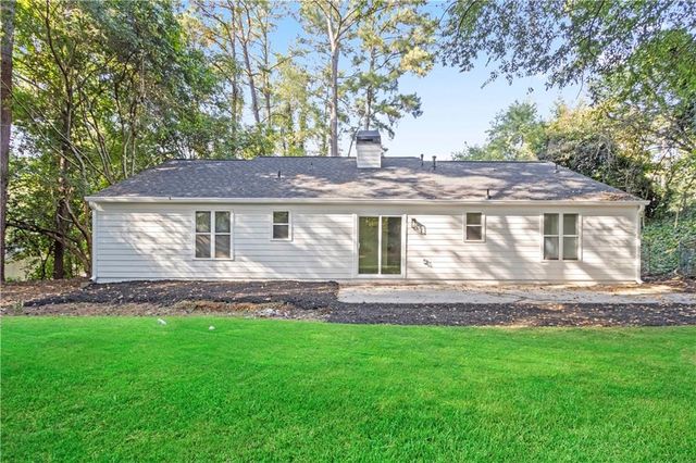 134 Apple Valley Drive, Woodstock, GA 30188