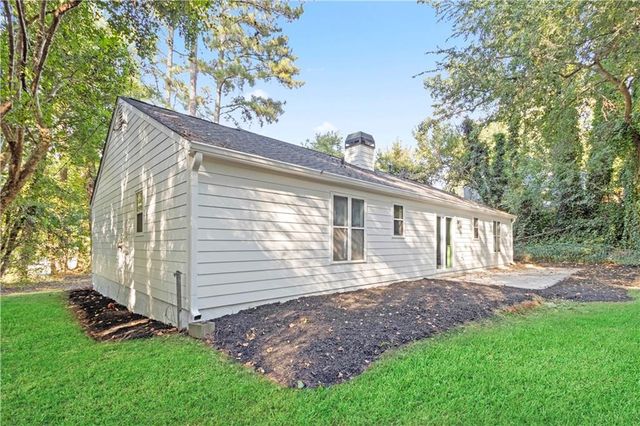 134 Apple Valley Drive, Woodstock, GA 30188
