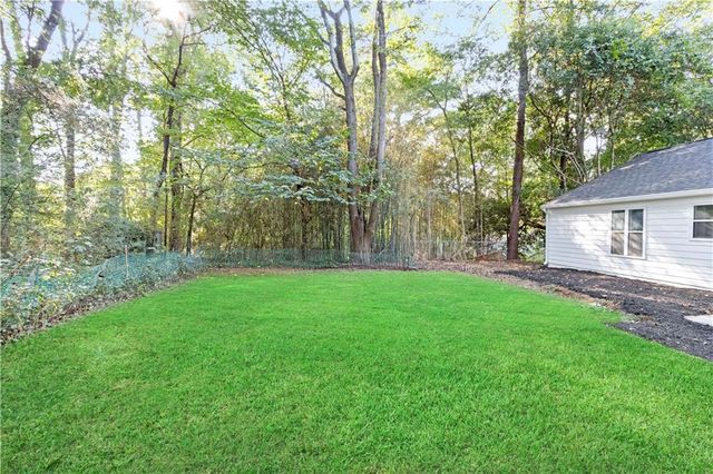 134 Apple Valley Drive, Woodstock, GA 30188