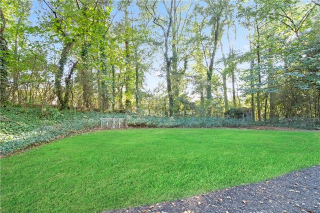 134 Apple Valley Drive, Woodstock, GA 30188