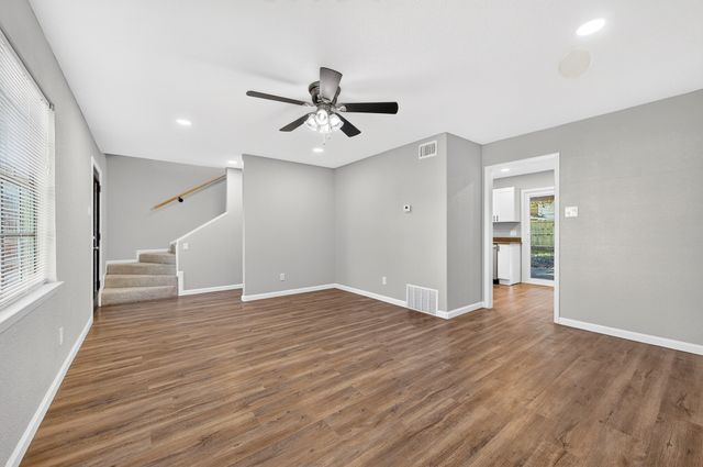 1002 Hickory Street, Irving, TX 75060