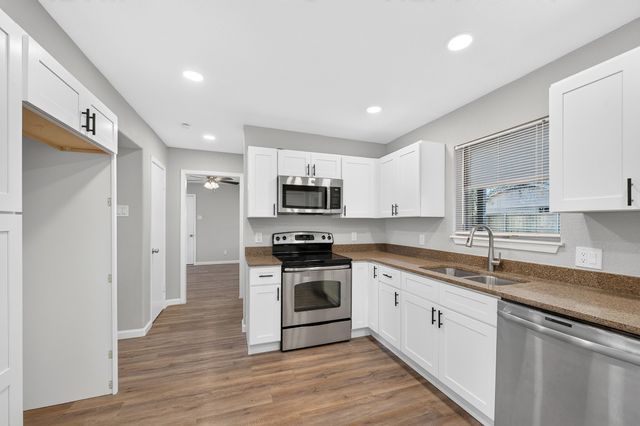 1002 Hickory Street, Irving, TX 75060