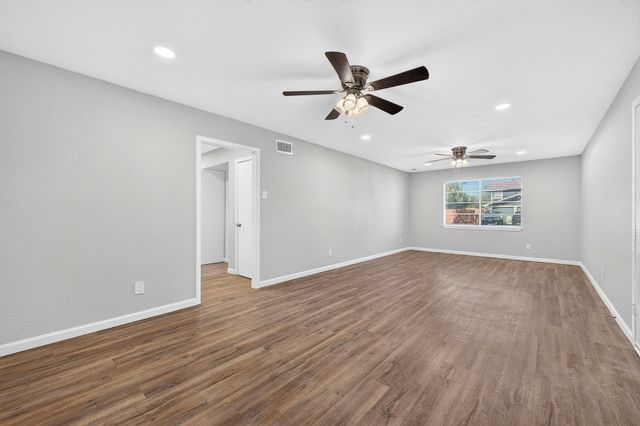 1002 Hickory Street, Irving, TX 75060
