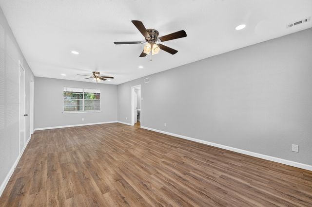 1002 Hickory Street, Irving, TX 75060