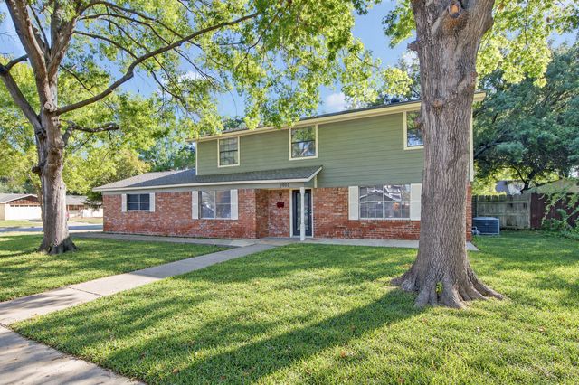 1002 Hickory Street, Irving, TX 75060