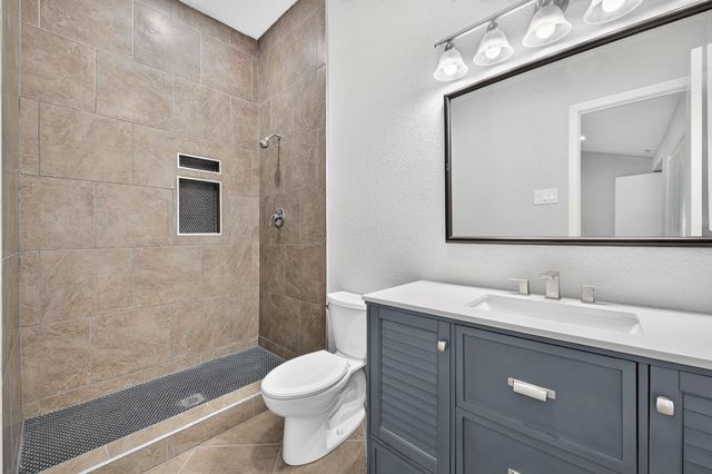 1002 Hickory Street, Irving, TX 75060