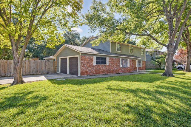 1002 Hickory Street, Irving, TX 75060