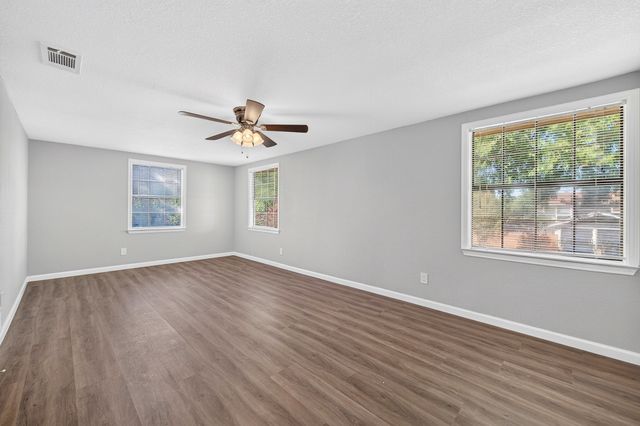1002 Hickory Street, Irving, TX 75060