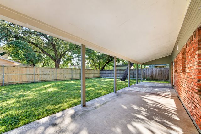 1002 Hickory Street, Irving, TX 75060