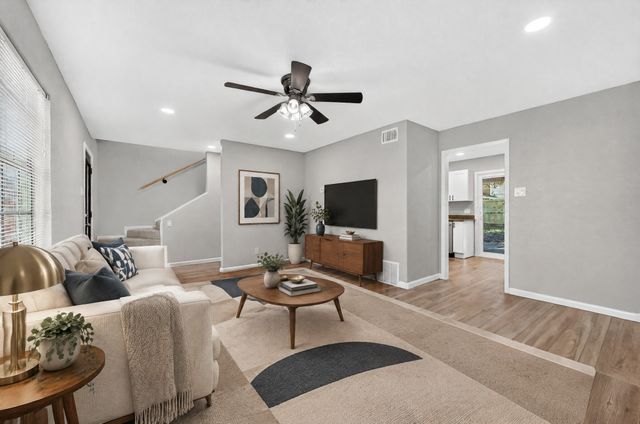 1002 Hickory Street, Irving, TX 75060