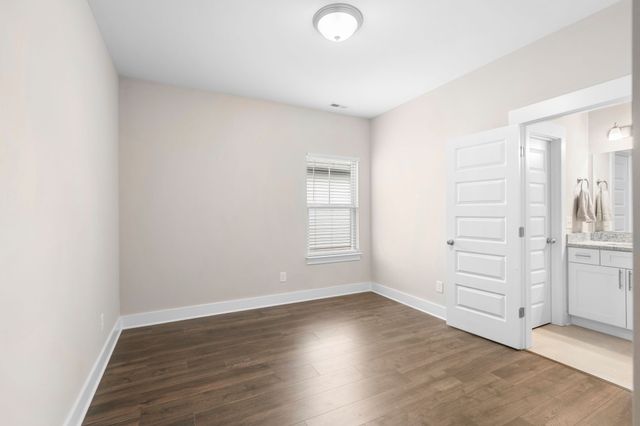 2159 Hospitality Ln, Murfreesboro, TN 37128