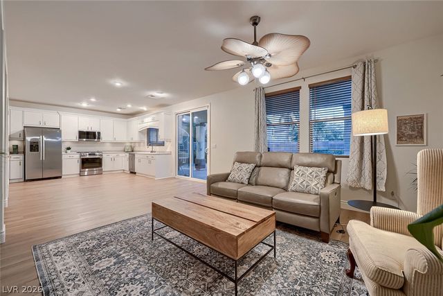552 Playa Linda Place, Las Vegas, NV 89138