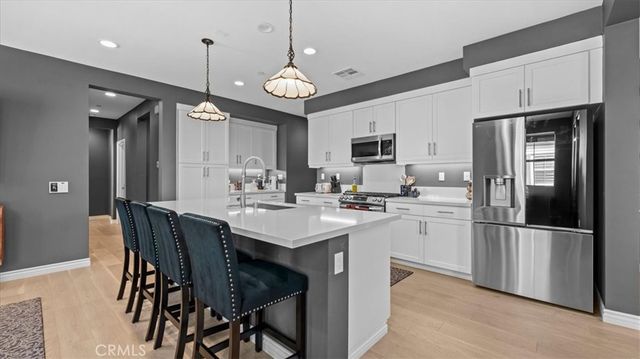 102 Fayette Court, Claremont, CA 91711