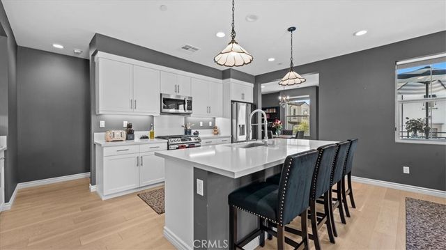 102 Fayette Court, Claremont, CA 91711