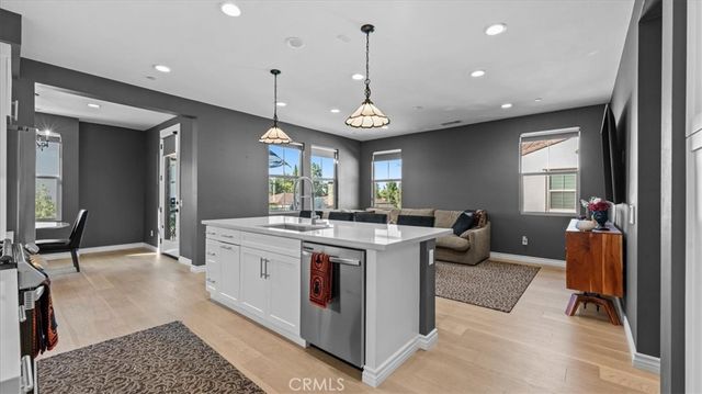 102 Fayette Court, Claremont, CA 91711