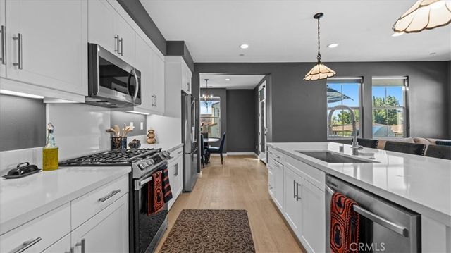 102 Fayette Court, Claremont, CA 91711