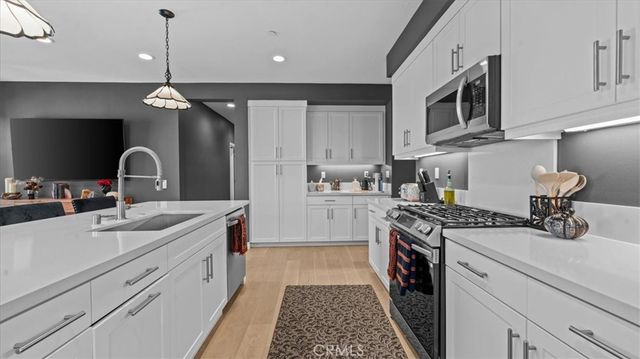 102 Fayette Court, Claremont, CA 91711