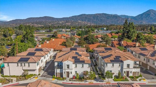 102 Fayette Court, Claremont, CA 91711